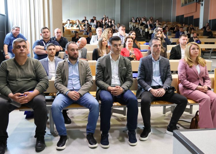 Simpozij u Mostaru: Umjetna inteligencija treba ostati alat, a liječnici ključni donositelji odluka