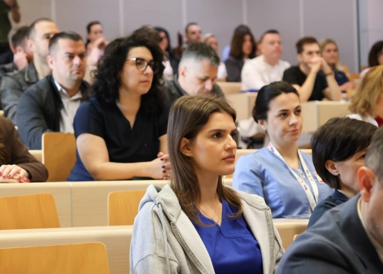 Simpozij u Mostaru: Umjetna inteligencija treba ostati alat, a liječnici ključni donositelji odluka