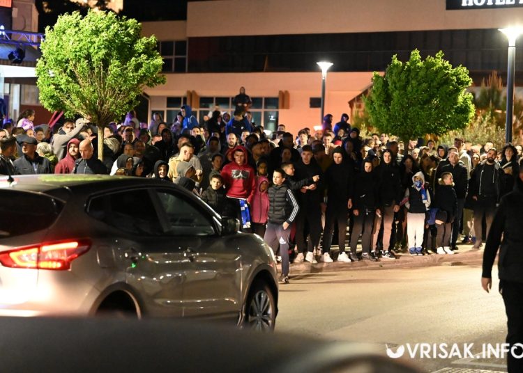 (VIDEO) Široki Brijeg gorio od slavlja: Baklje, vatromet i spektakularan doček prvaka ABA 2 lige
