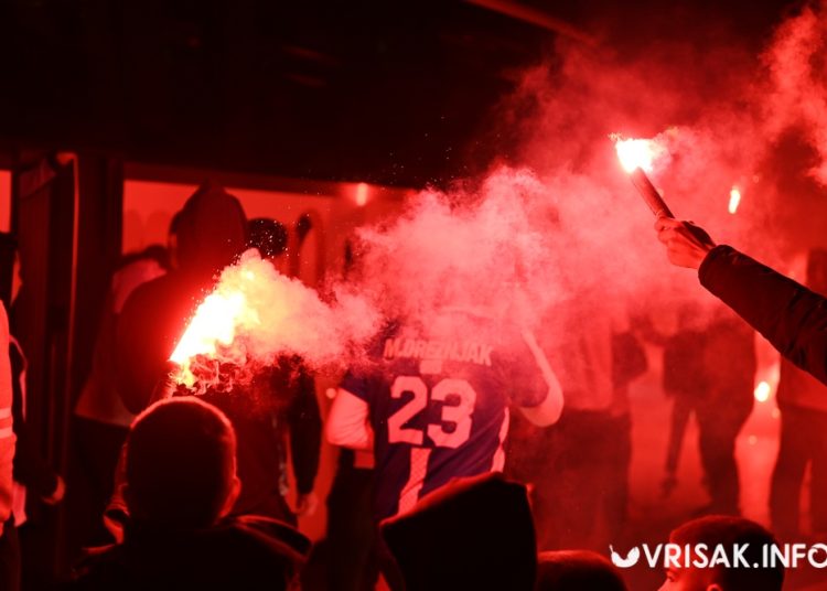 (VIDEO) Široki Brijeg gorio od slavlja: Baklje, vatromet i spektakularan doček prvaka ABA 2 lige