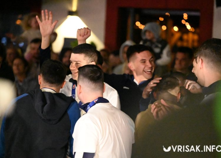 (VIDEO) Široki Brijeg gorio od slavlja: Baklje, vatromet i spektakularan doček prvaka ABA 2 lige