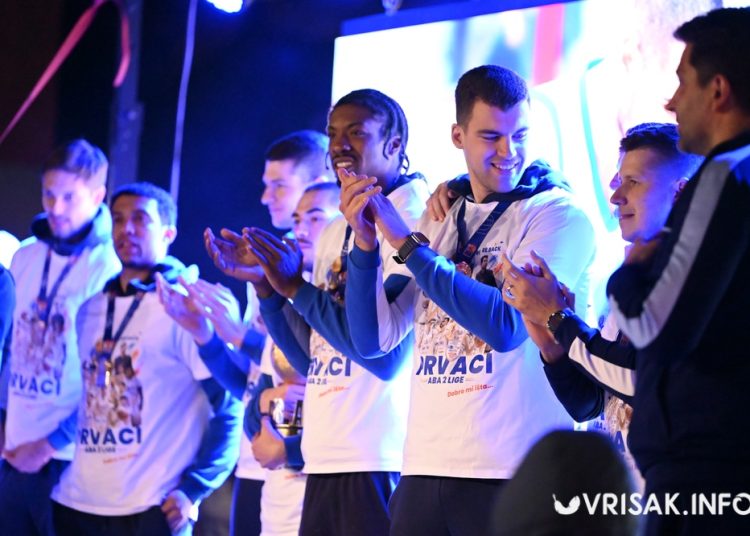 (VIDEO) Široki Brijeg gorio od slavlja: Baklje, vatromet i spektakularan doček prvaka ABA 2 lige