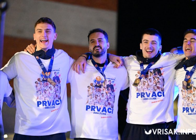 (VIDEO) Široki Brijeg gorio od slavlja: Baklje, vatromet i spektakularan doček prvaka ABA 2 lige