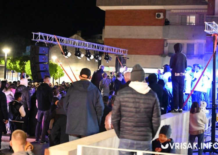 (VIDEO) Široki Brijeg gorio od slavlja: Baklje, vatromet i spektakularan doček prvaka ABA 2 lige