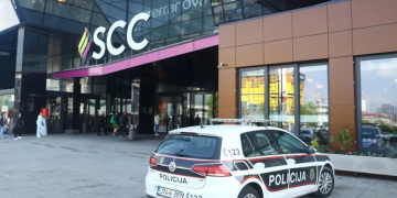 Dojave o bombama u dva tržna centra u Sarajevu, policija na terenu
