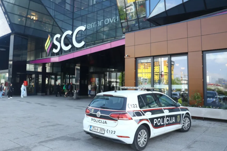 Dojave o bombama u dva tržna centra u Sarajevu, policija na terenu