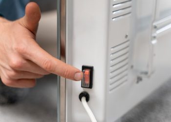 Evo kako smanjiti račun za struju: Morate promijeniti jednu naviku