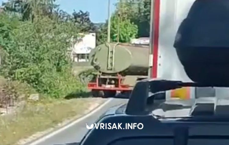 Grude: Kamion u kvaru blokirao promet u Tihaljini