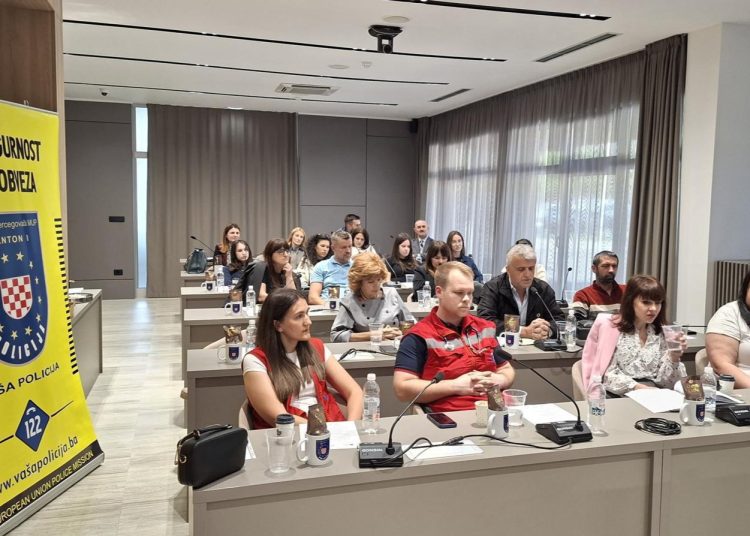 U Širokom Brijegu održan događaj “kava s policijom”