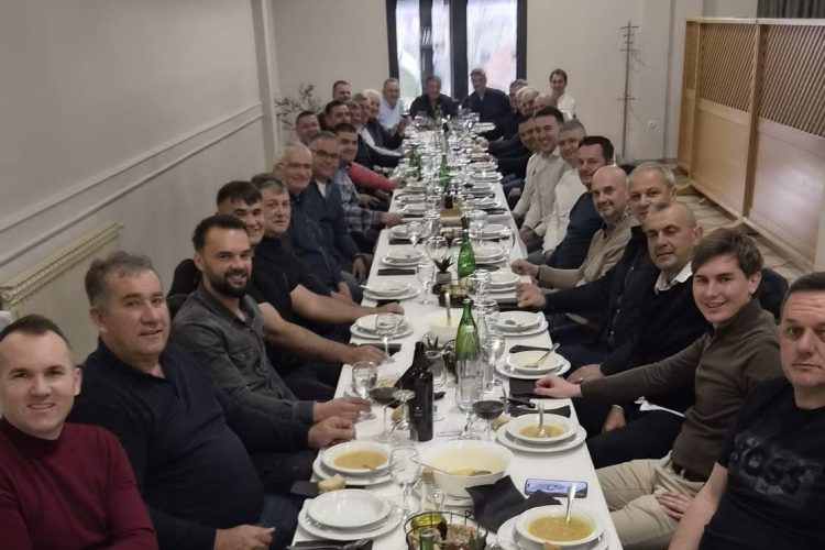 Posušje: Tradicionalni uskrsni bakalar okupio gospodarstvenike