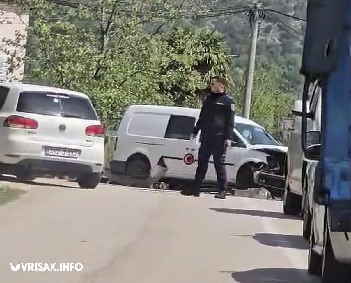 Sudar dvaju vozila kod Ljubuškog: Promet usporen, policija na terenu