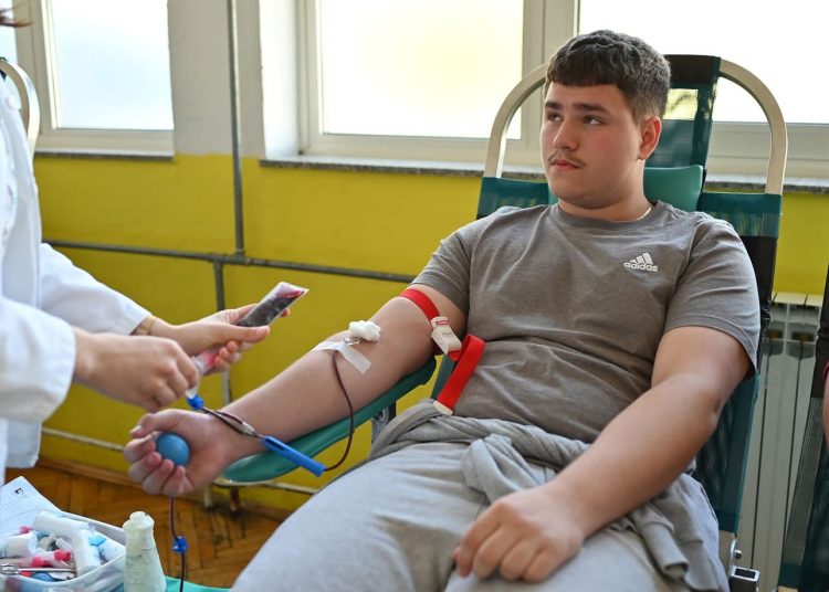 U Širokom Brijegu prikupljeno 29 doza krvi u akciji srednjoškolaca i djelatnika