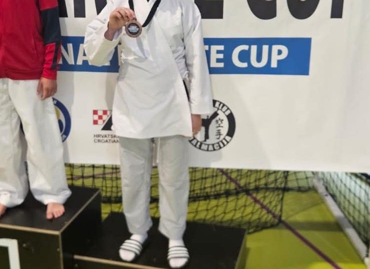 Sjajan vikend za KK Široki: 27 medalja sa natjecanja u Splitu i Mostaru