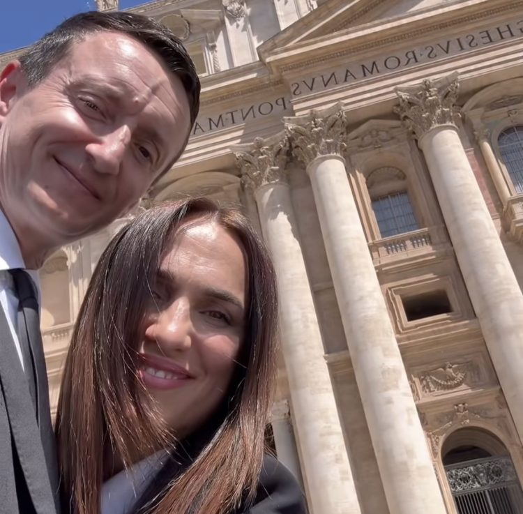 (VIDEO) Širokobriježanka i njezina obitelj primili papinski blagoslov