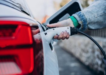 Kako pripremiti vaš električni automobil za proljetno putovanje