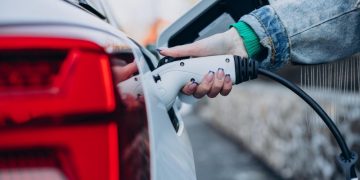 Kako pripremiti vaš električni automobil za proljetno putovanje