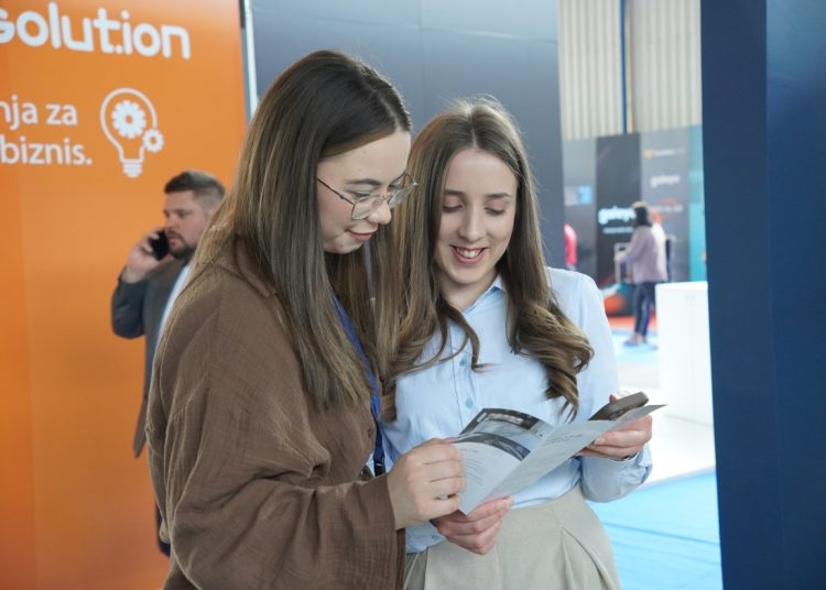 Modra Stijena zablistala na Mostarskom sajmu: Replika Kočerinske ploče i svjetski uzorci kamena