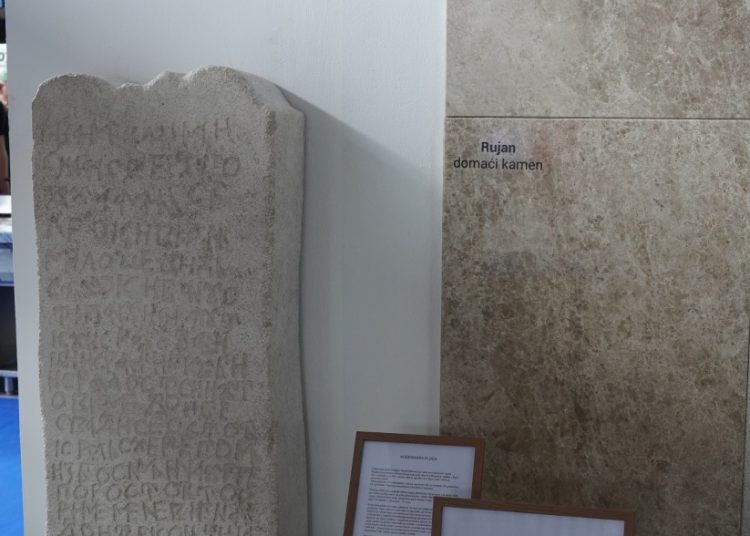 Modra Stijena zablistala na Mostarskom sajmu: Replika Kočerinske ploče i svjetski uzorci kamena