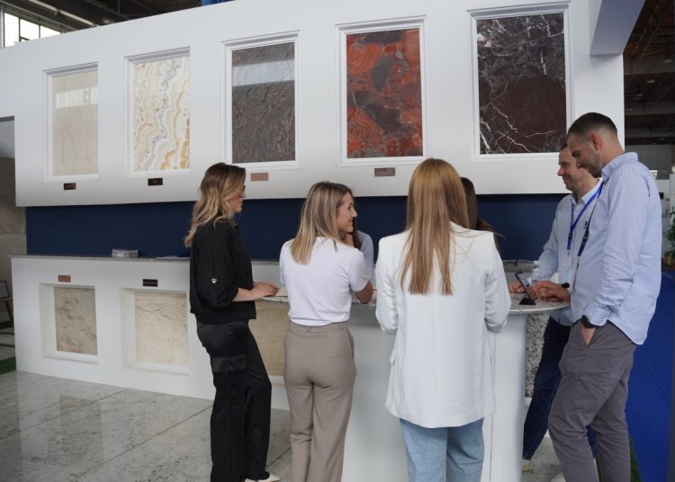 Modra Stijena zablistala na Mostarskom sajmu: Replika Kočerinske ploče i svjetski uzorci kamena