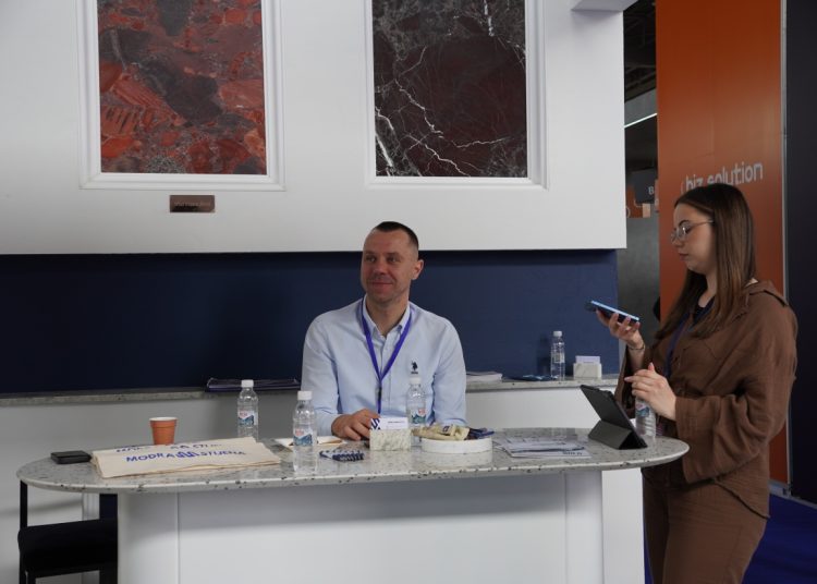 Modra Stijena zablistala na Mostarskom sajmu: Replika Kočerinske ploče i svjetski uzorci kamena