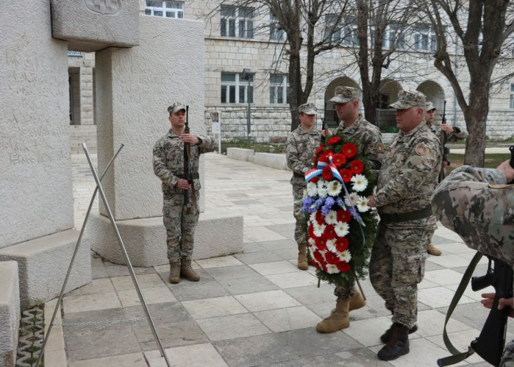 Posušje odalo počast braniteljima u povodu 34. obljetnice Hrvatskog vijeća obrane