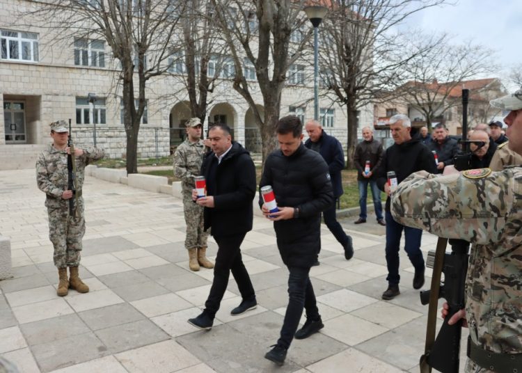 Posušje odalo počast braniteljima u povodu 34. obljetnice Hrvatskog vijeća obrane