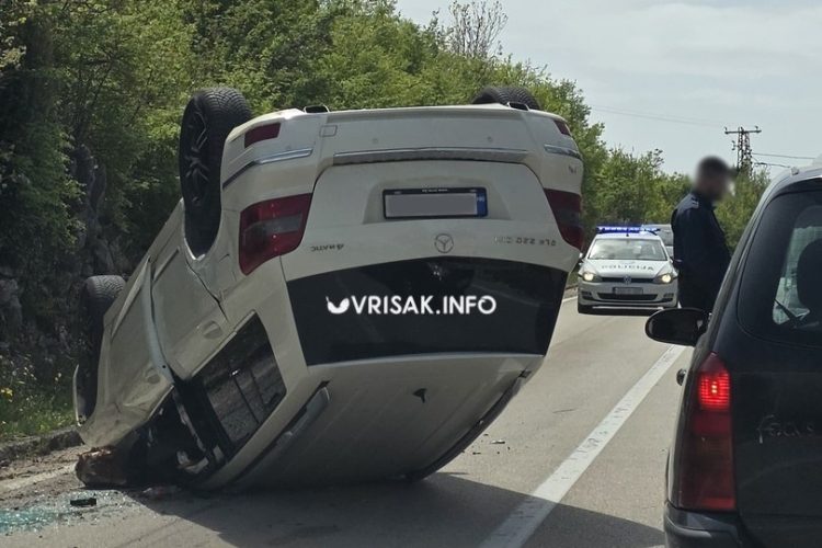 Prometna nezgoda na granici Gruda i Širokog Brijega, prevrnulo se vozilo