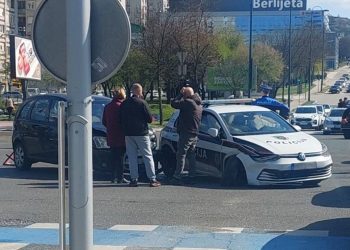 Prometna nezgoda u Sarajevu, sudjelovalo i policijsko vozilo