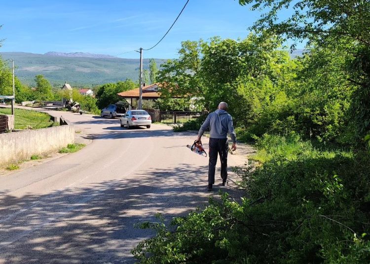 Široki Brijeg: Radna akcija u Uzarićima, zajedništvo na djelu