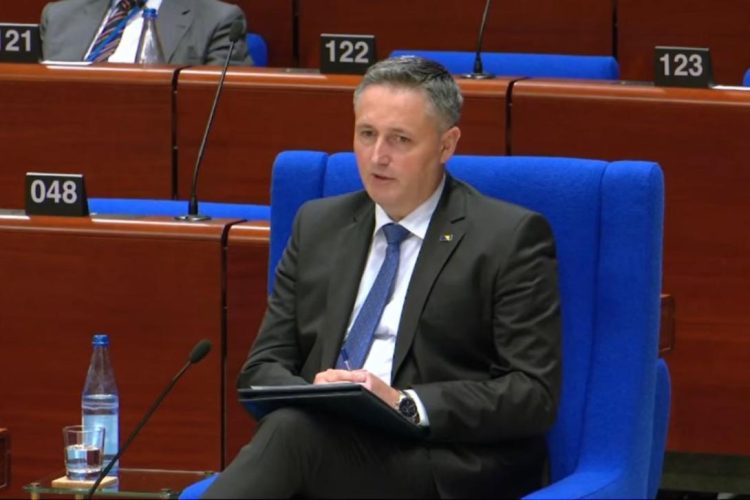 Skandal u Strasbourgu: Bećirović pravo Hrvata na biranje vlastitog člana Predsjedništva nazvao “etničkim aparthejdom”