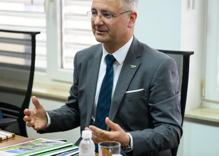 JKP Čistoća d.o.o. Široki Brijeg dobiva automatsku prešu za baliranje otpada