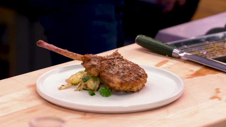 Trik Gordona Ramsayja s majonezom za savršeno sočne i hrskave kotlete