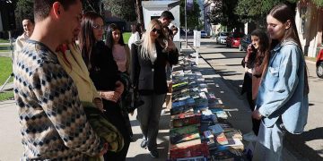 Festival znanosti: Na dar studentima i prolaznicima kroz Kampus SUM-a više od 500 knjiga
