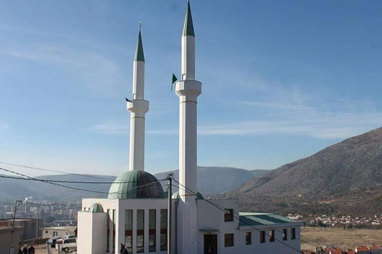 Grad Mostar zatvorio gradilište bez dozvole: Medžlis tvrdi da zatvaraju samo džamije, a crkve bez dozvola ne diraju