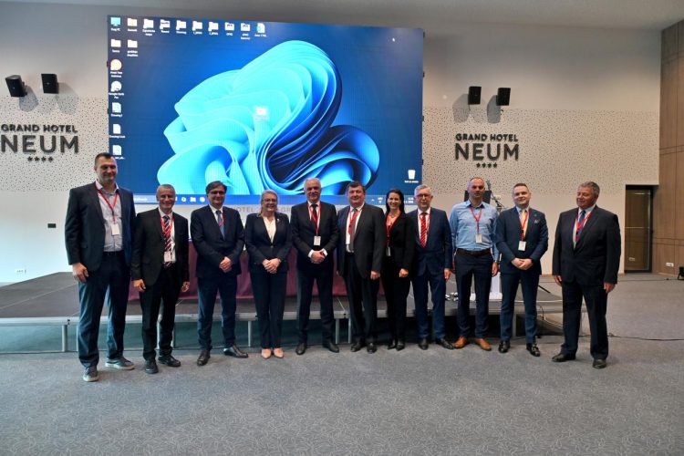 Uspješno održani I. dani geodeta FBiH u Neumu: Struka zacrtala smjer razvoja do 2035.