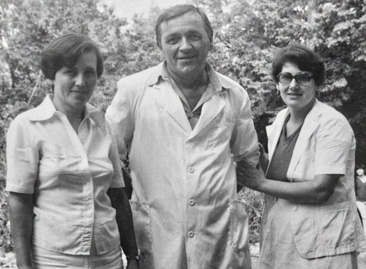 Iz prošlosti Širokog Brijega: Ispred buregdžinice na Brigu