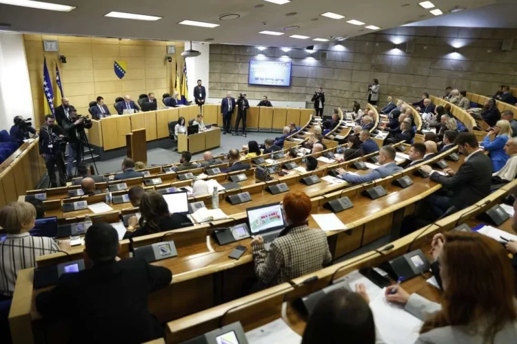 Usvojen novi zakon: Lakše do radnih dozvola za strance u FBiH