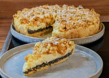 Savršenstvo kolača od maka, kreme od vanilije i jabuka