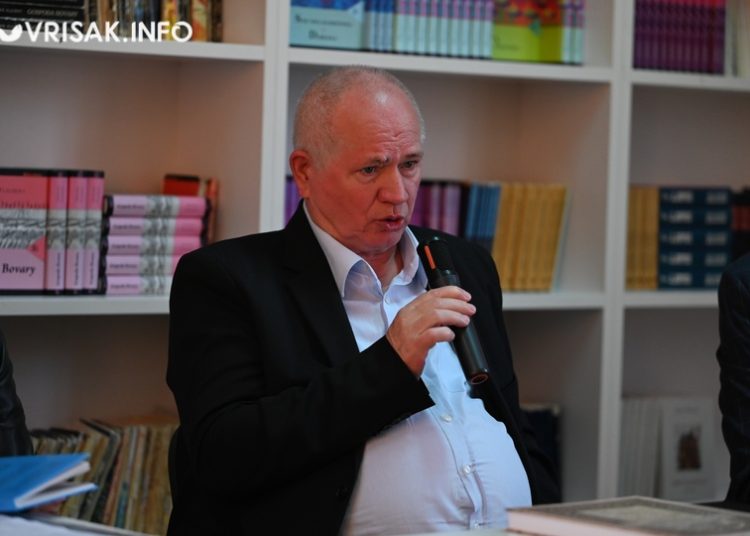 U Grudama predstavljena zbirka „Pred našom kućom jabuka“ autora Mije Tokića 