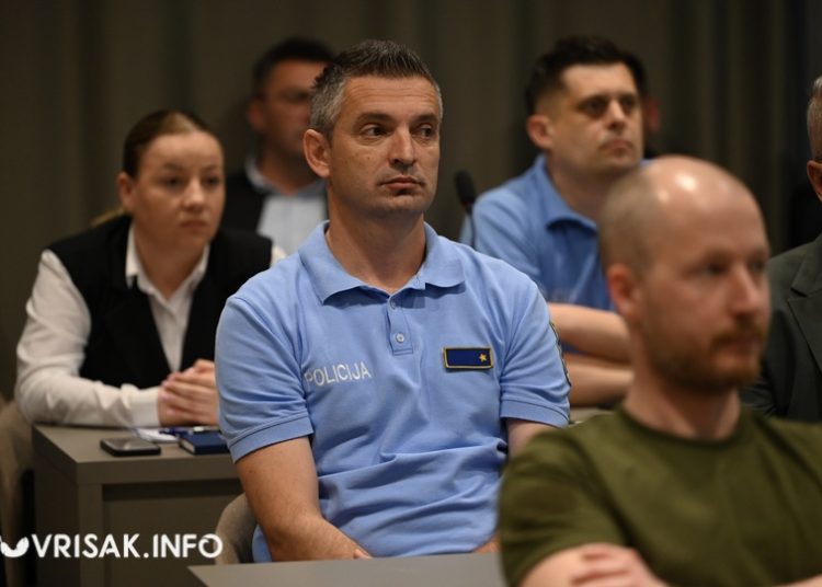 Održava javna rasprava o plaćama policijskih službenika u ŽZH