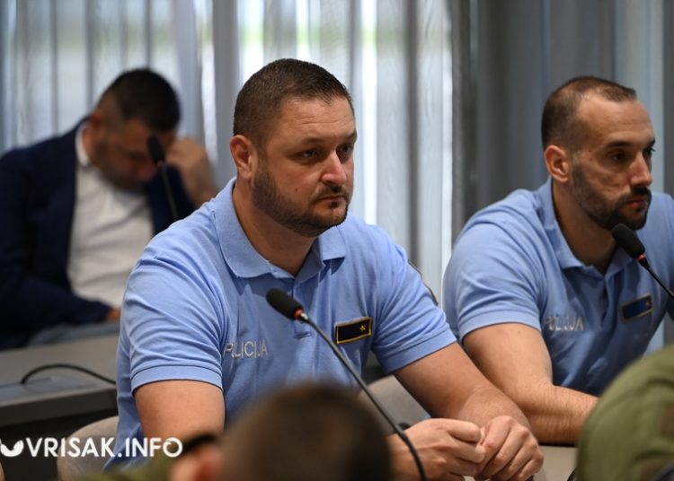 Održava javna rasprava o plaćama policijskih službenika u ŽZH