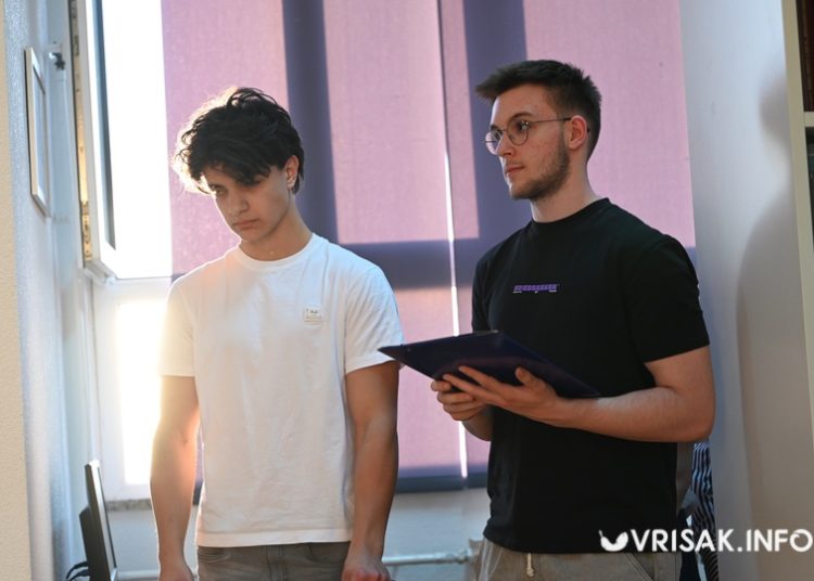 U Grudama predstavljena zbirka „Pred našom kućom jabuka“ autora Mije Tokića 