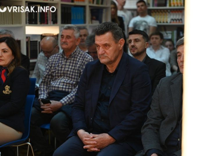 U Grudama predstavljena zbirka „Pred našom kućom jabuka“ autora Mije Tokića 