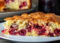 Brzi biskvit s višnjama iz kompota: Jednostavan i sočan kolač za svaku priliku