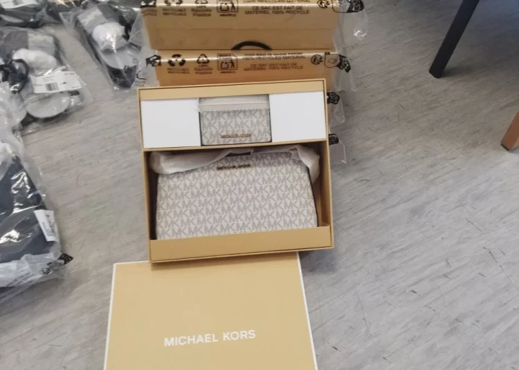 BiH: Policija na granici zaplijenjenila torbe i obuću “Michael Kors”