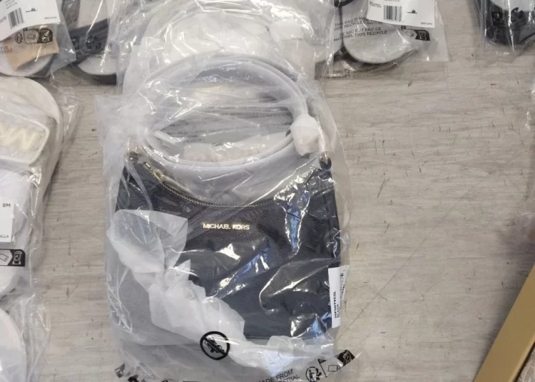 BiH: Policija na granici zaplijenjenila torbe i obuću “Michael Kors”