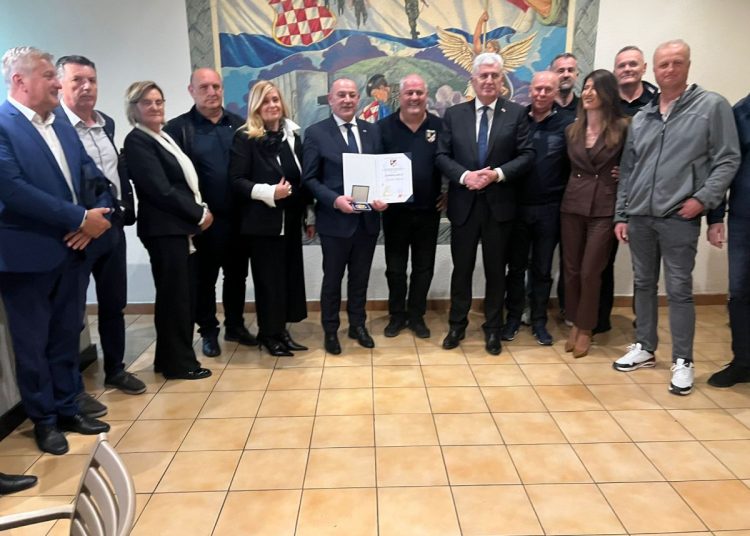 Ministar Medved u posjeti mostarskoj Hvidri