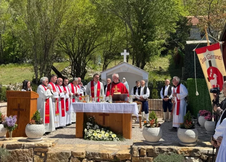Goranci oživjeli povijest: Blagoslov kapelice i kip Gospe na mjestu prvog župnog sjedišta