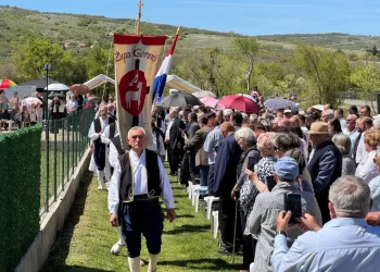 Goranci oživjeli povijest: Blagoslov kapelice i kip Gospe na mjestu prvog župnog sjedišta