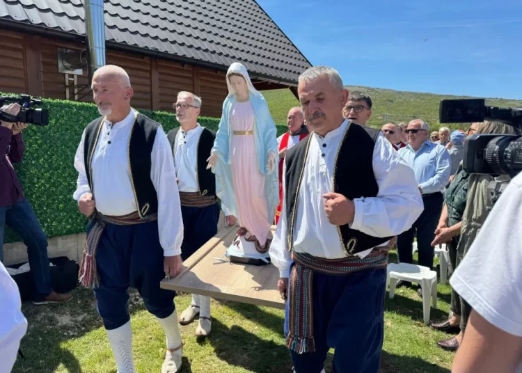 Goranci oživjeli povijest: Blagoslov kapelice i kip Gospe na mjestu prvog župnog sjedišta